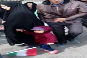 حضورپرسنل اداره کل دامپزشکی استان سمنان دراهپیمایی 22بهمن 94همراه باگلواژه ها
