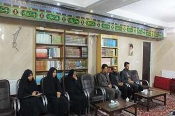 دیدار مدیرکل دامپزشکی و پرسنل اداره کل دامپزشکی استان به مناسبت روز ملی دامپزشکی با نماینده ولی فقیه