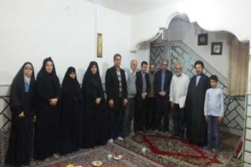 دیدارمدیرکل دامپزشکی استان سمنان به اتفاق هیئت همراه از خانواده محترم جانباز قیومی  به مناسبت دهه فج