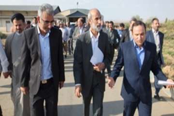 بازدید وزیر جهادکشاورزی و استاندار سمنان و رئیس سازمان دامپزشکی کشور از مزرعه شتر ایرانی سمنان
