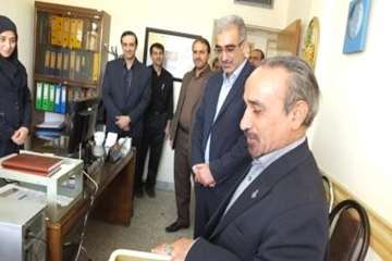 بازدیددکترخبازاستاندارسمنان  از محل کارپرسنل اداره کل 14/7/95