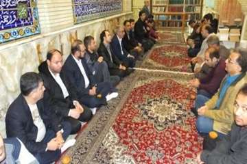 تجدید میثاق با شهیدان پرسنل دامپزشکی استان سمنان به مناسبت دهه مبارک فجر گلزارشهداس سمنان مام زاده ی