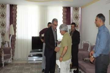 دیداردکتر سعیدی مدیر کل دامپزشکی استان سمنان  وهیئت همراه از خانواده همکاربازنشسته فرحی 30خرداد96