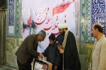 حضورکاروان انقلاب اداره کل دامپزشکی استان سمنان به مناسبت ایام ا.. دهه فجردرمسجد روستای خیرآبادسمنان