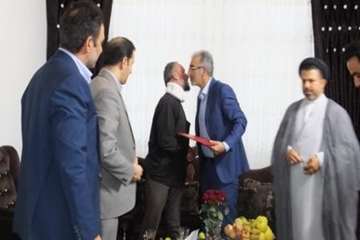 دیدارمدیرکل دامپزشکی استان سمنان  به اتفاق هیئت همراه با خانواده جانباز کندجی 4/7/95