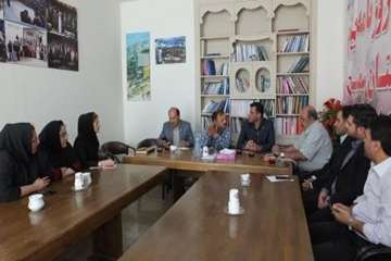 حضور دکتر حسینی مدیرکل محترم دامپزشکی استان سمنان در دفتر روزنامه پیام وتبریک روز خبر نگار وپاسخ به 