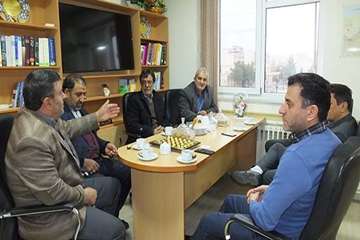 دیدار مدیرکل عشایری استان به همراه تعدادی از عشایر شهرستان مهدیشهر با مدیرکل دامپزشکی استان سمنان3به