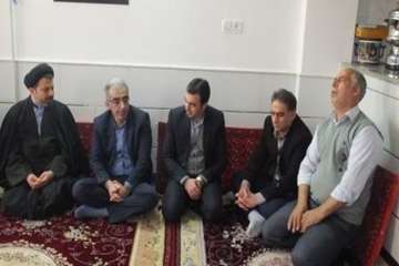 دیدارمدیرکل دامپزشکی استان سمنان به اتفاق هیئت همراه از خانواده محترم شهید سید علی حسینی مدافع حرم ب