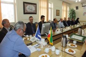 نشست صمیمی مدیرکل دامپزشکی استان سمنان با همکاران بازنشسته به مناسبت روز ملی دامپزشکی 14 مهر 97