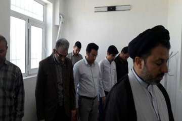 برگزاری نماز جماعت در اداره دامپزشکی شهرستان میامی