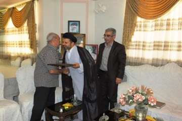 ملاقات مدیر کل و کارکنان دامپزشکی با خانواده معظم شهدا