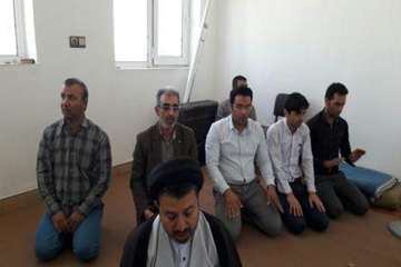 برگزاری نماز جماعت در اداره دامپزشکی شهرستان میامی
