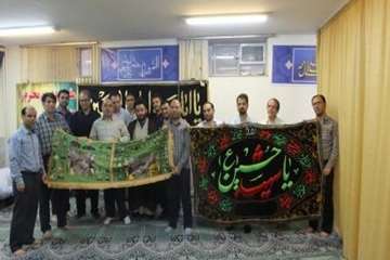 حضور دوچرخه سوار حامل پیام وپرچم متبرک شده عتبات وعالیات مزین به تمثال مبارک شهدادر اداره کل دامپزشک