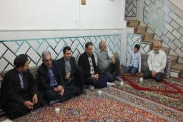 دیدارمدیرکل دامپزشکی استان سمنان به اتفاق هیئت همراه از خانواده محترم جانباز قیومی  به مناسبت دهه فج