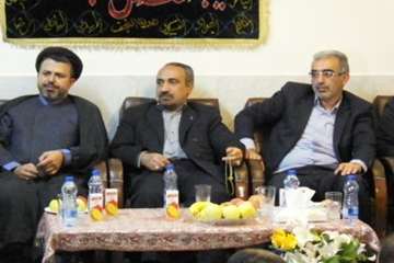 حضورجناب آقای دکتر خبازاستاندار محترم ومحبوب استان سمنان درجمع کارکنان دامپزشکی استان به مناسبت 14 م