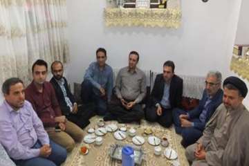 دیدار مدیرکل دامپزشکی استان سمنان به اتفاق هیئت همراه از خانواده شهید والامقام محمود برزوئی