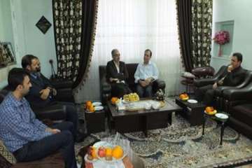 دیدار دکتر سعیدی مدیرکل دامپزشکی استان سمنان  با معلم دوره تحصیلی خود به مناسبت روزمعلم 9اردیبهشت 97
