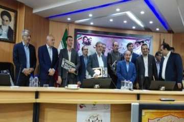 دریافت لوح تقدیردکتر سعیدی مدیرکل محترم دامپزشکی استان سمنان  از استاندار سمنان جهت کسب عنوان دستگاه