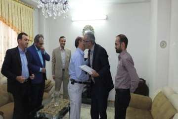 دیدارمدیرکل دامپزشکی استان سمنان  به اتفاق هیئت همراه باخانواده رزمنده فرامرز محمودیان به مناسبت آزا