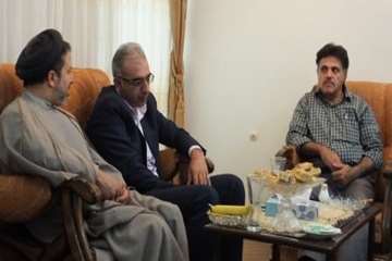 دیدار مدیر کل  محترم دامپزشکی استان سمنان به اتفاق هیئت همراه از خانواده همکاررزمنده سید  محمد رضا ع