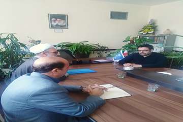 بازدید سرپرست دفتر نمایندگی ولی فقیه ودبیر اقامه نماز اداره کل دامپزشکی استان از اداره دامپزشکی شهرس