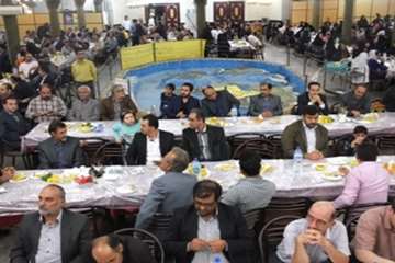 دیدار مدیرکل دامپزشکی استان و هیئت همراه با جانباز آقای اسفندیار اسماعیلی به مناسبت روز ولادت حضرت ا