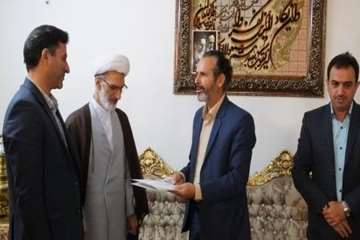 دیدار مدیرکل دامپزشکی استان و هیئت همراه با خانواده جانبازو آزاده سرافراز سیدرضی نبوی  به مناسبت سوم