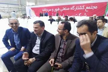 مراسم افتتاح فازاول مجتمع کشتارگاه طیوروسردخانه سیمرغ ممتاز آسیا شهرستان آرادن با حضور معاون اول رئی