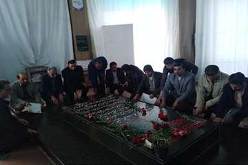 تجدید میثاق پرسنل دامپزشکی استان و شهرستانهای سمنان، سرخه و مهدیشهر  با شهیدان و دیدار با خانواده شه